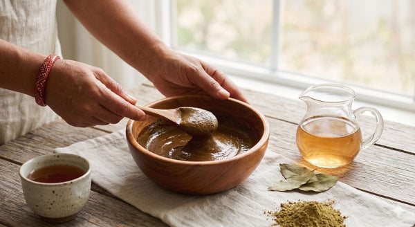 How to mix henna for the richest natural colour